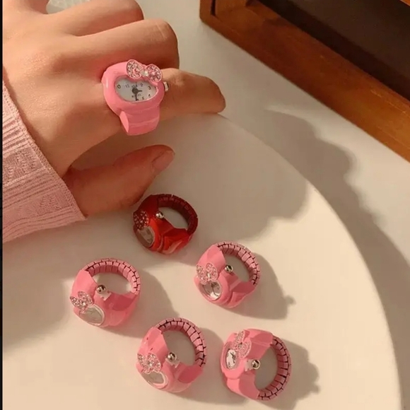 Hello Kitty Ring Watch - Picture 5 of 6